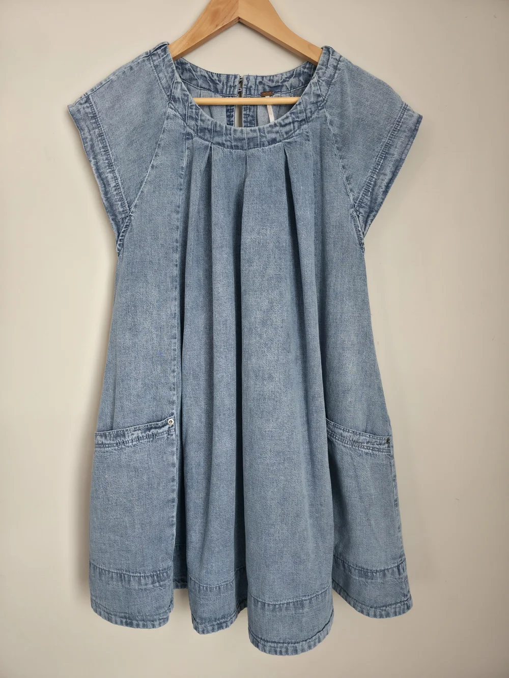 Free People Denim Tunic Dress Womens XS Blue Chambray Oversized Boho Pockets - Picture 2 of 14